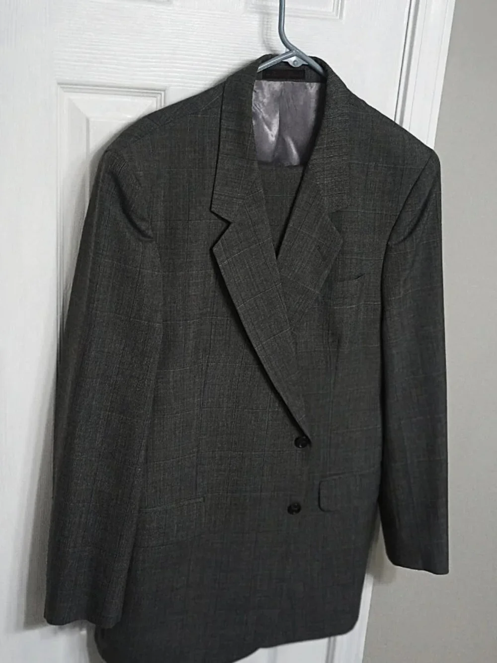 Yorkshire LTD Men Gray 2 Piece Suit 44L